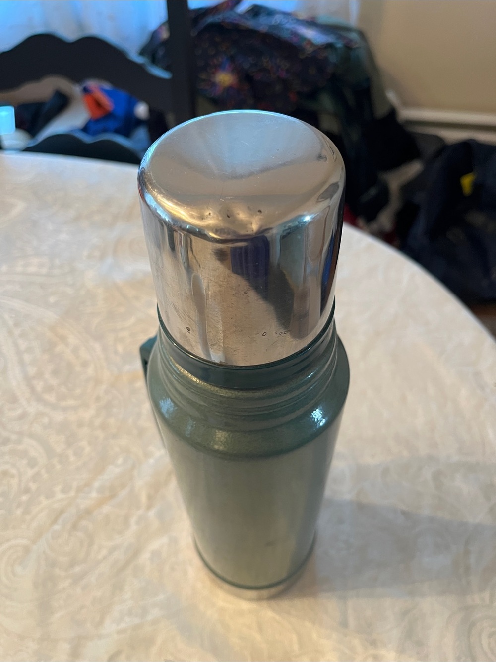 Stanley Green Thermos 1 liter Vacuum Flask with Stainless Accents Small dent top - Picture 7 of 7